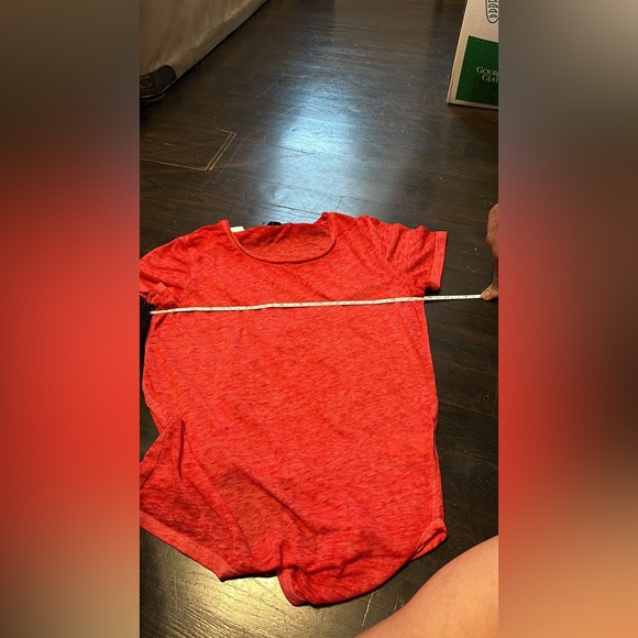 Women’s small red Derek hearts top - Picture 6 of 6